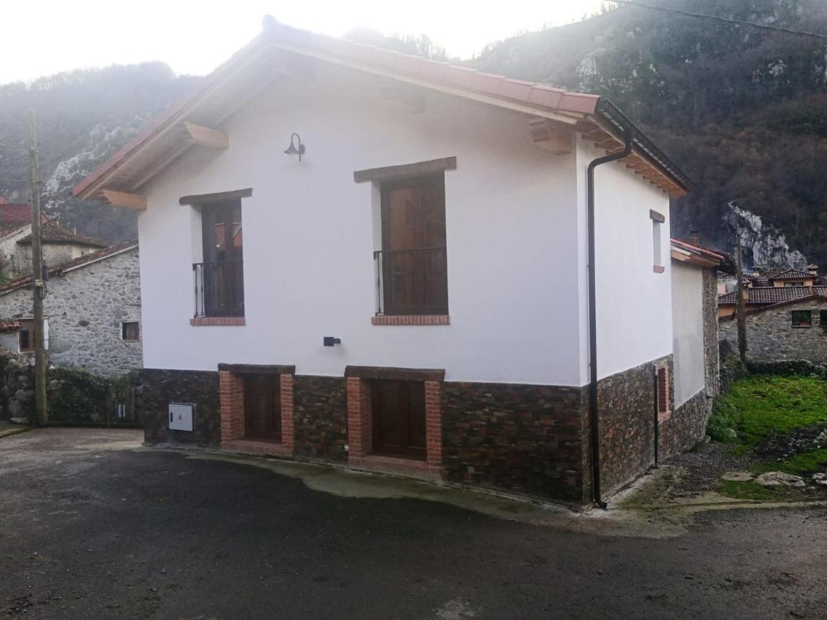Casa Rural Gueilones, Parque Natural De Ponga Sobrefoz Екстериор снимка